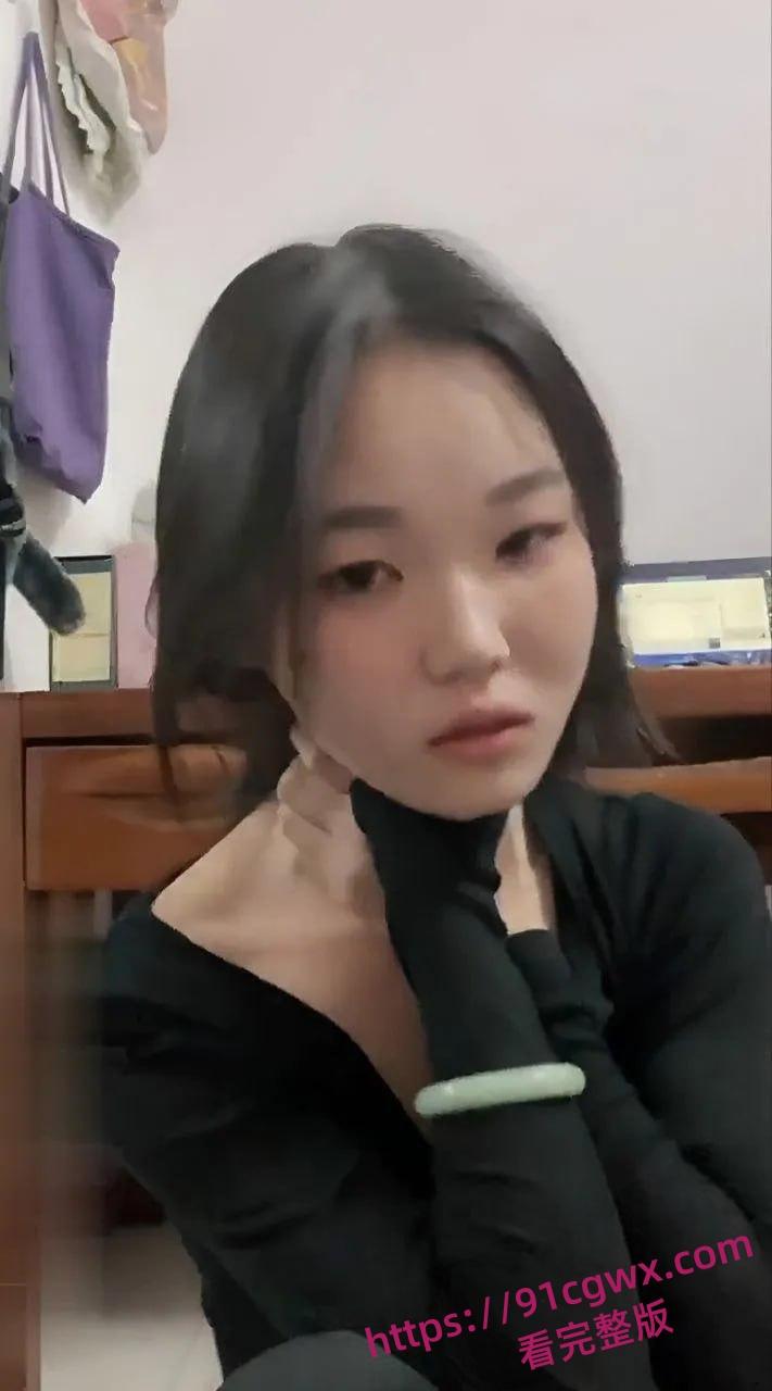 湖南职业学院素人学妹陈泽熙包养调教视频流出 私底下玩的真尼玛花-1