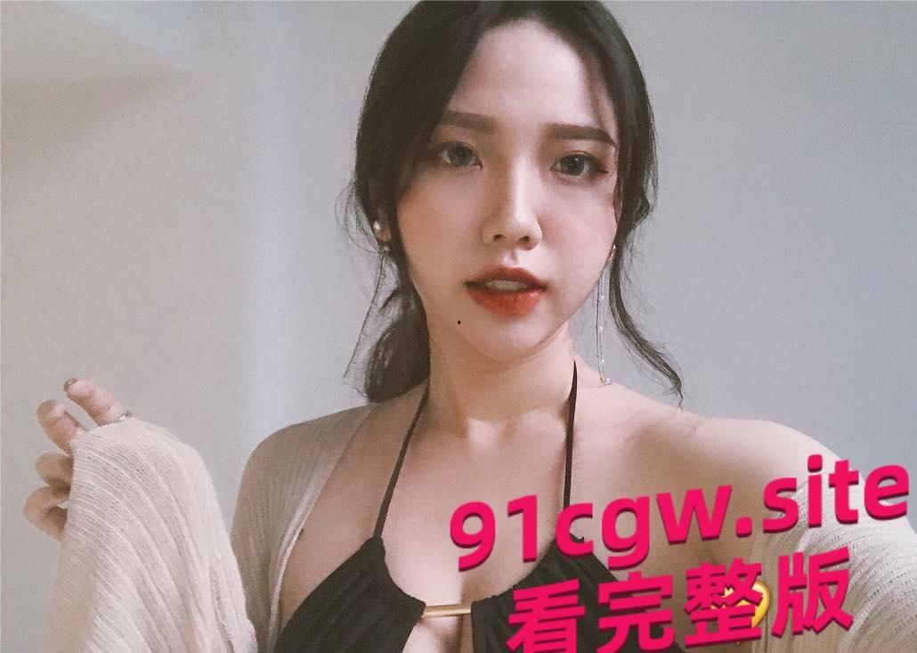 高颜值网红美甲师奈奈，被大神哄骗酒店做美甲惨遭诱奸-1