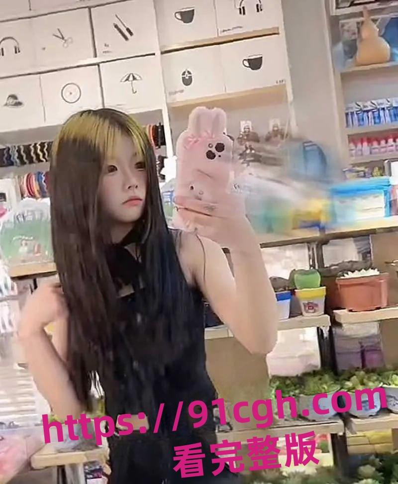 抖音网红仅呆酱 大量不雅视频流出 白少女约炮成瘾-2