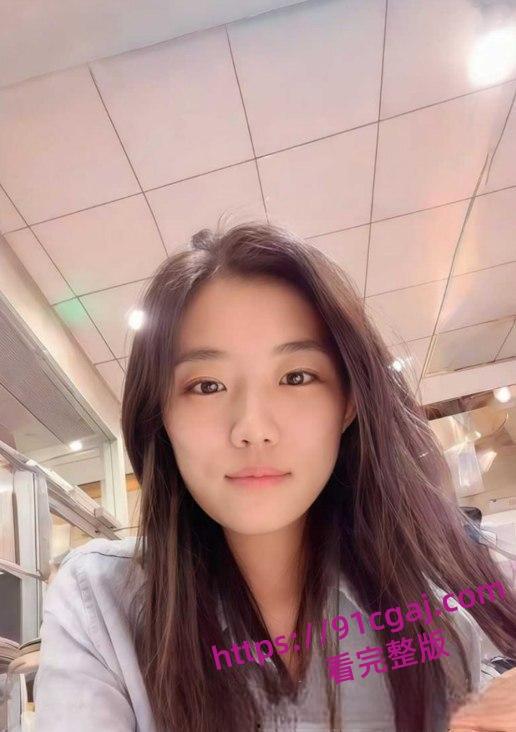 云南省红河州政府的工作人员 夏颖 大量不雅艳照视频泄密 私下淫荡反差尺度惊人！-1