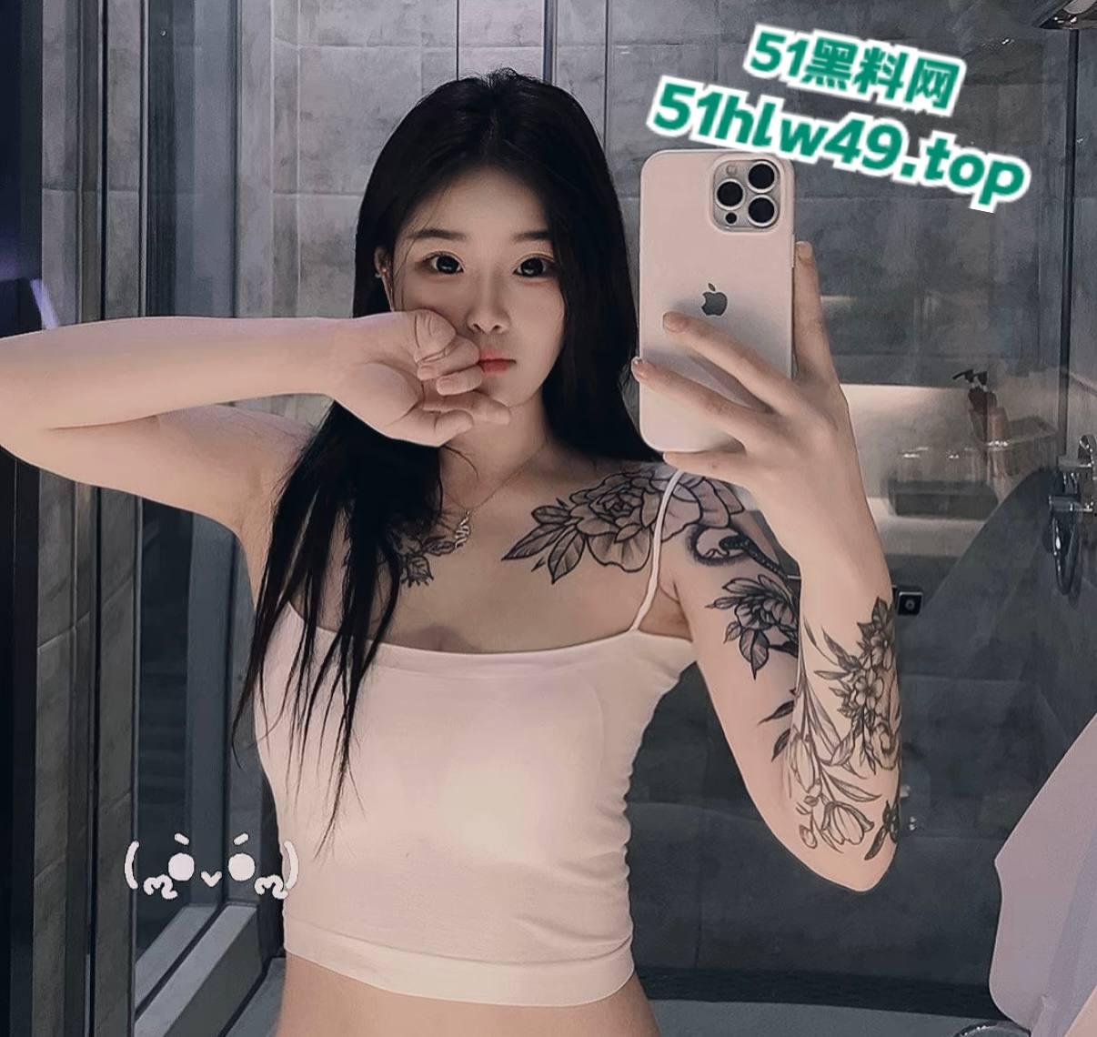 快手网红【郑小姐】被曝出与金主1v1裸聊私拍视频，女神形象幻灭私信被约爆！-11