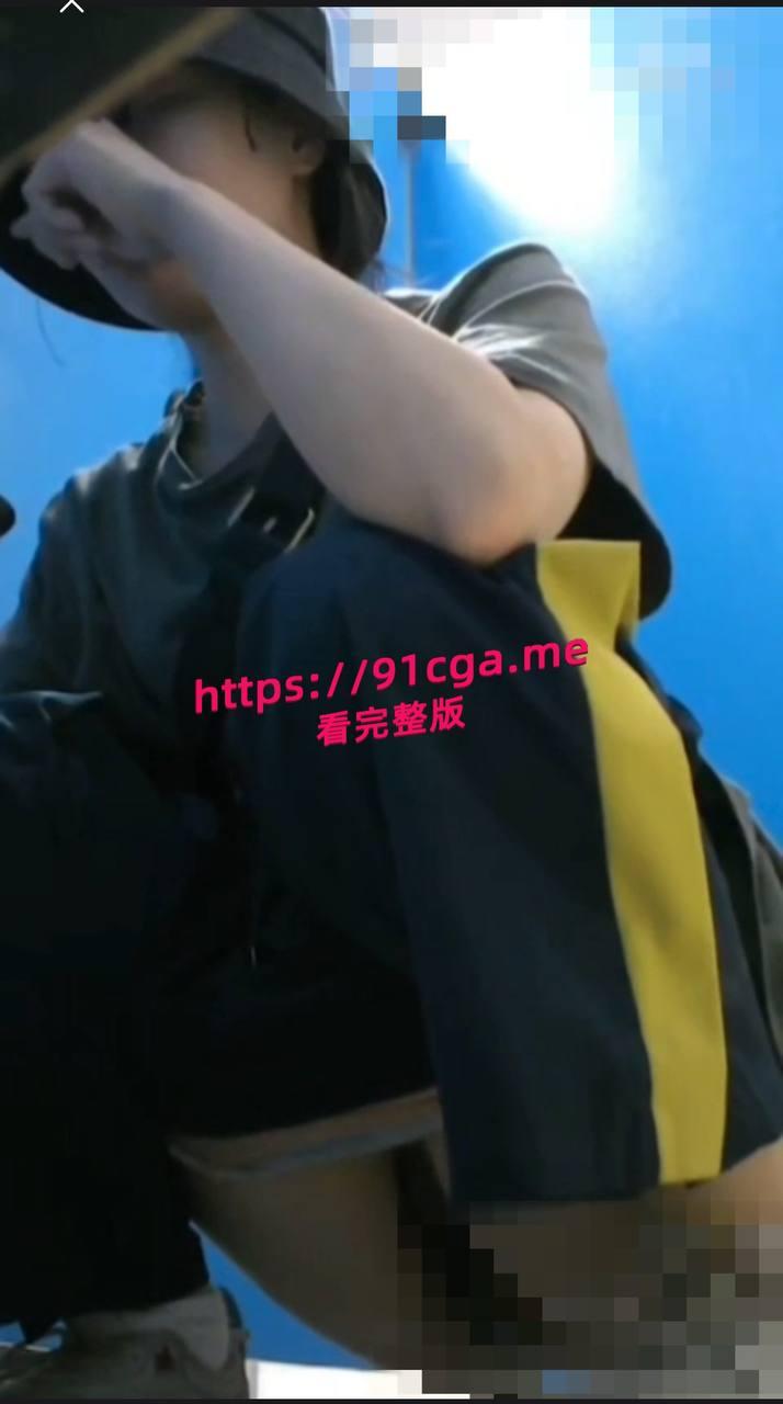 清华理工男张植瑞潜入华北电力大学女厕偷拍 猖狂行径被抓包！-3