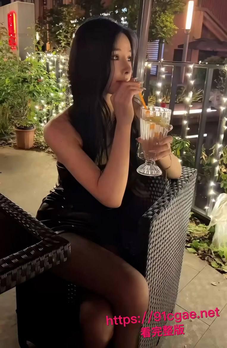 武汉小杨哥跑车搭讪各路极品美女 露脸口爆颜射骑乘一条龙 高冷女神反差成母狗集体堕落超刺激！-3