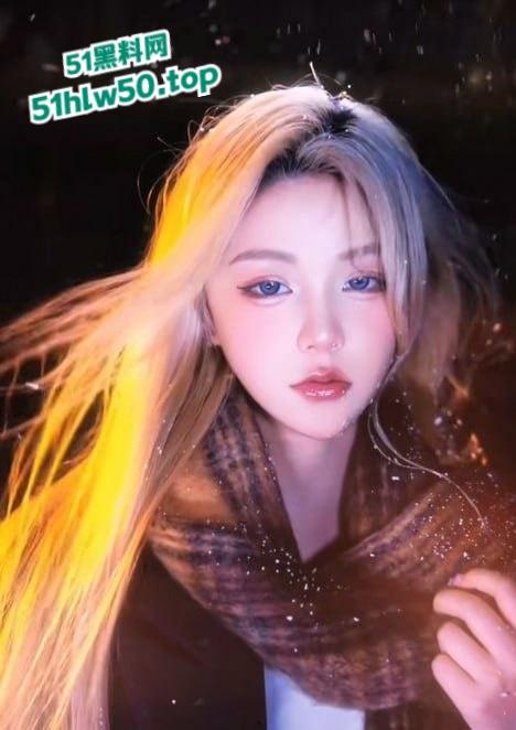 抖音2000W粉丝大咖网红【刀小刀】欠钱不还，还怂恿粉丝到别人店里拉屎，警察从公寓带走画面曝光！-4