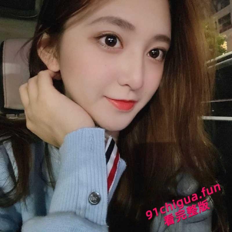 某单位领导的瓜友自爆，酒店潜规则刚入职的女大学生，白嫩皮肤姿势多样，全程主动骑乘飘飘欲仙！-6