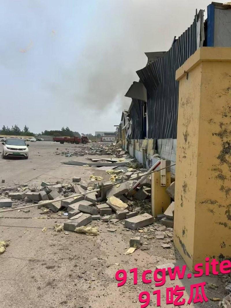山东高密一杀虫剂化工厂发生大爆炸 现场浓烟滚滚遮天蔽日！-7