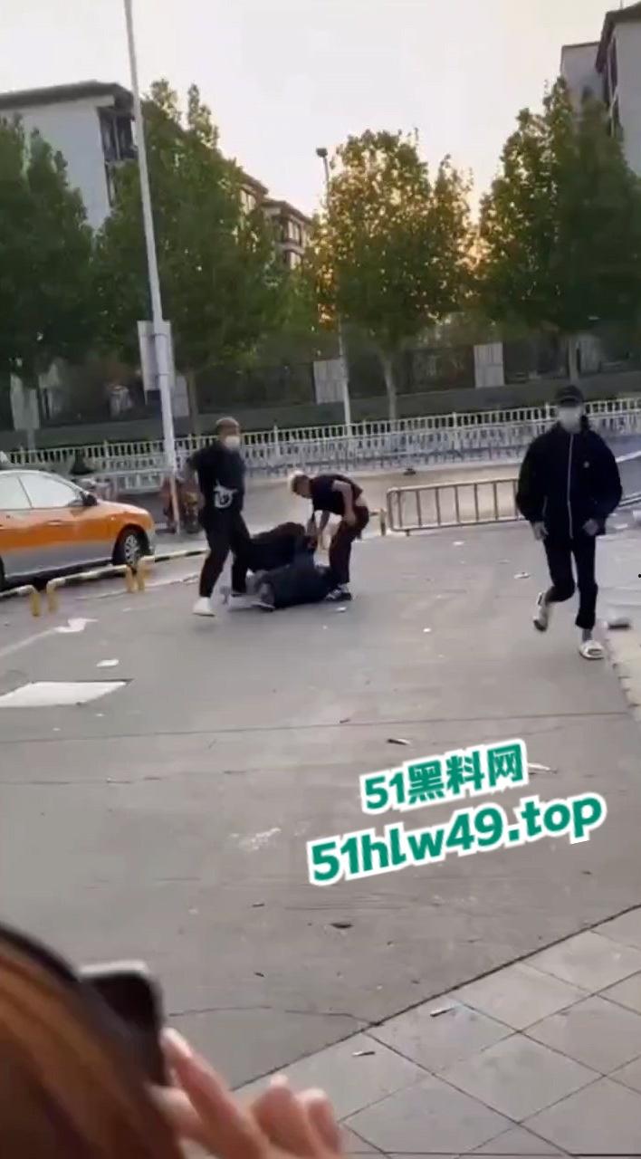 山东泰安万达恶魔团街头斗狠，打死单身小伙，快手流量过万杀人还发视频炫耀。-3