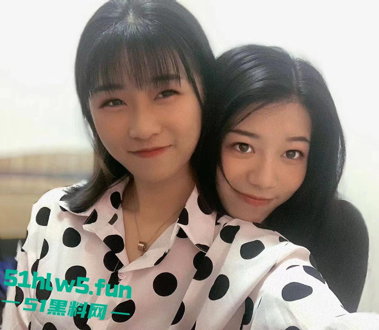 东莞清溪某印刷厂厂妹，下班后回到出租房帮男友口爆吞精拍摄视频，不料分手后惨遭渣男曝光。-7