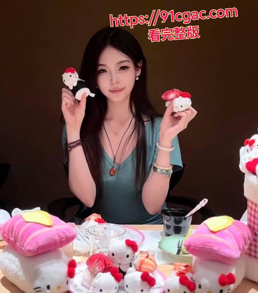 南宁师范大三学姐许嘉阳暑期跟炮友出去旅游，边游玩边性爱，真是该玩玩，该草草啊！-2