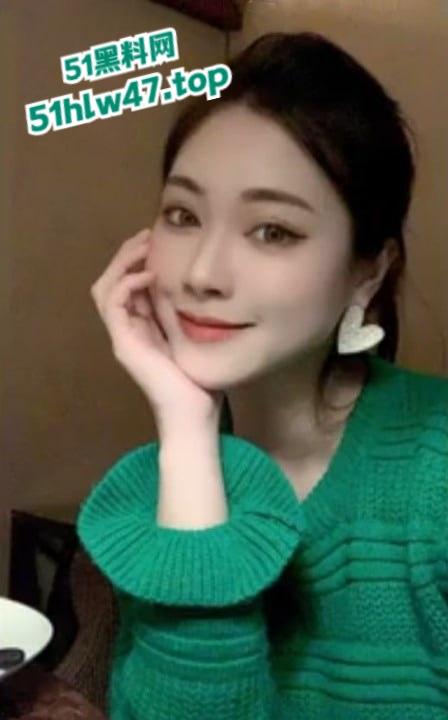 上海高颜短发妹【涂雅楠】与肥猪男友宾馆开车视频云盘重泄！敏感逼穴被男友舔至高潮，骚得大喊不要停！-3