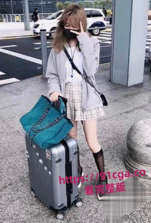 00后金发美少女探探交友跟网友奔现！喝醉后被男子拖回出租房下药迷奸肆意玩弄！-3