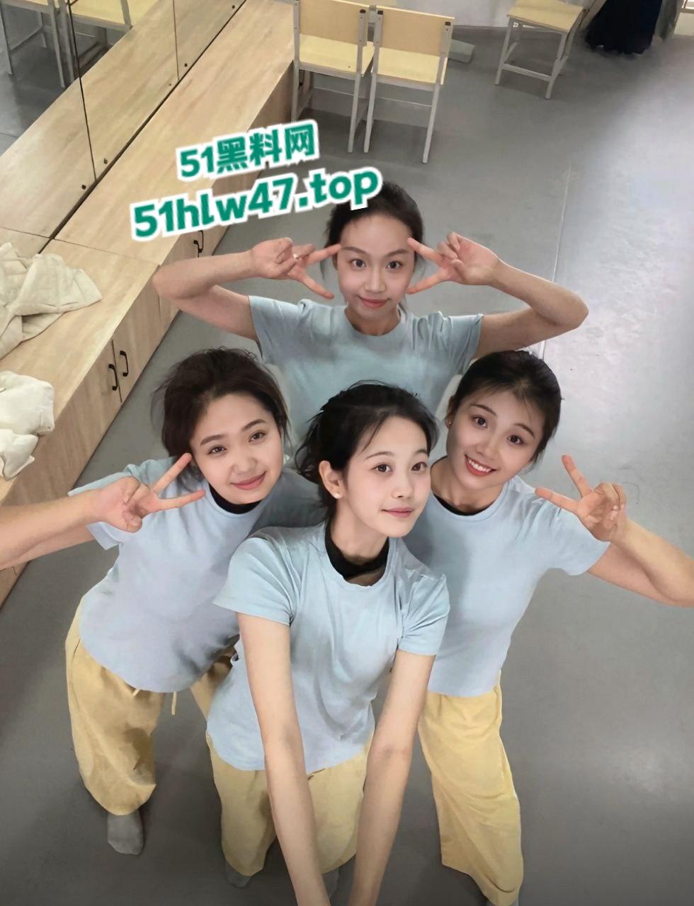 北京现代音乐学院，大三舞蹈校花【庄乔烨】校外金主包养，调教约炮视频流出。-5