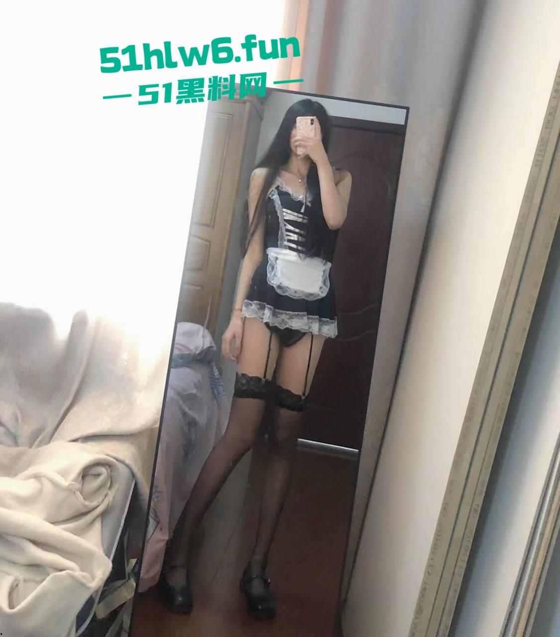 青岛反差母狗【刘子萱】175cm的极品炮架子，逆天大长腿极致性感小骚逼被男友操黑后还被曝光。-6