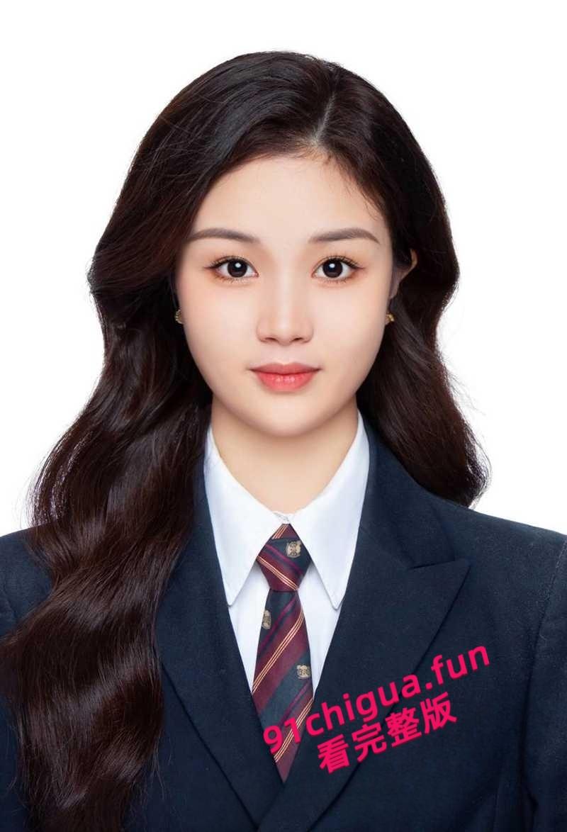 北京城市学院少女【王晗】性爱视频泄露，高颜值学生妹露脸口交，骑乘撸管还被颜射！-1