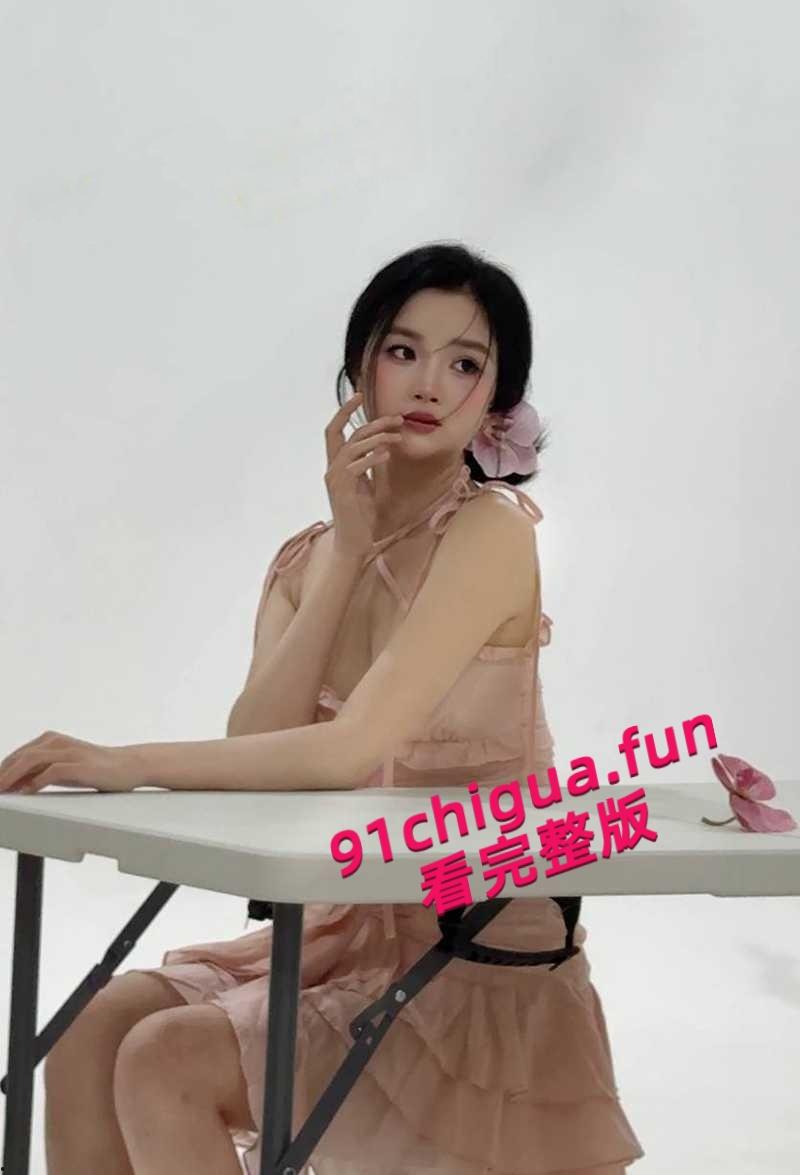 北京城市学院少女【王晗】性爱视频泄露，高颜值学生妹露脸口交，骑乘撸管还被颜射！-8