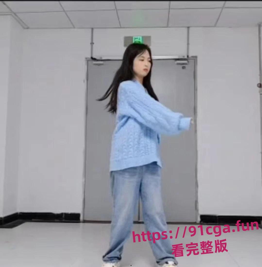 热心瓜友晒出与骚逼前女友的开房记录以及各种全裸自拍-2