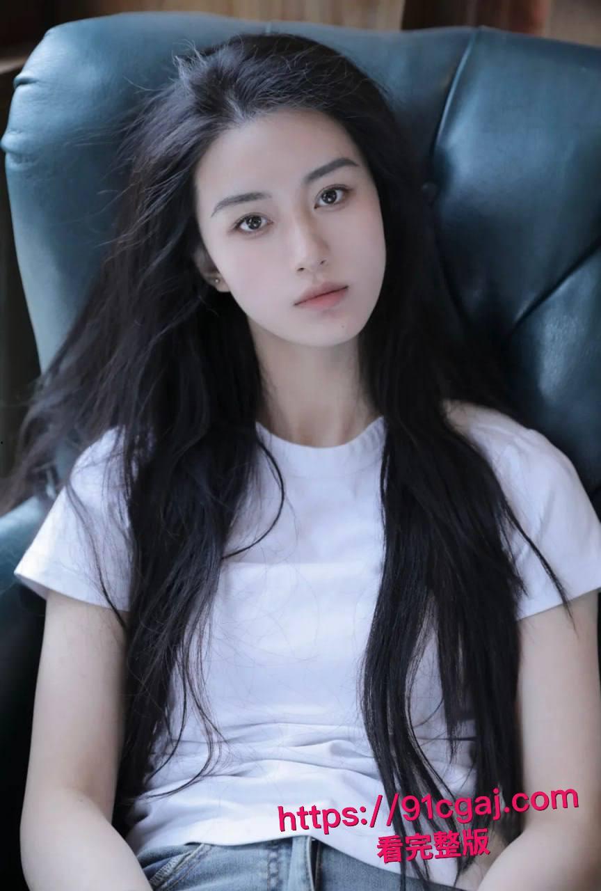 真实约炮！约了个艺术学院毕业的肤白貌美大长腿的极品妹子，必须提前吃悍马糖好好操她一番爽得她不要不要的！-5