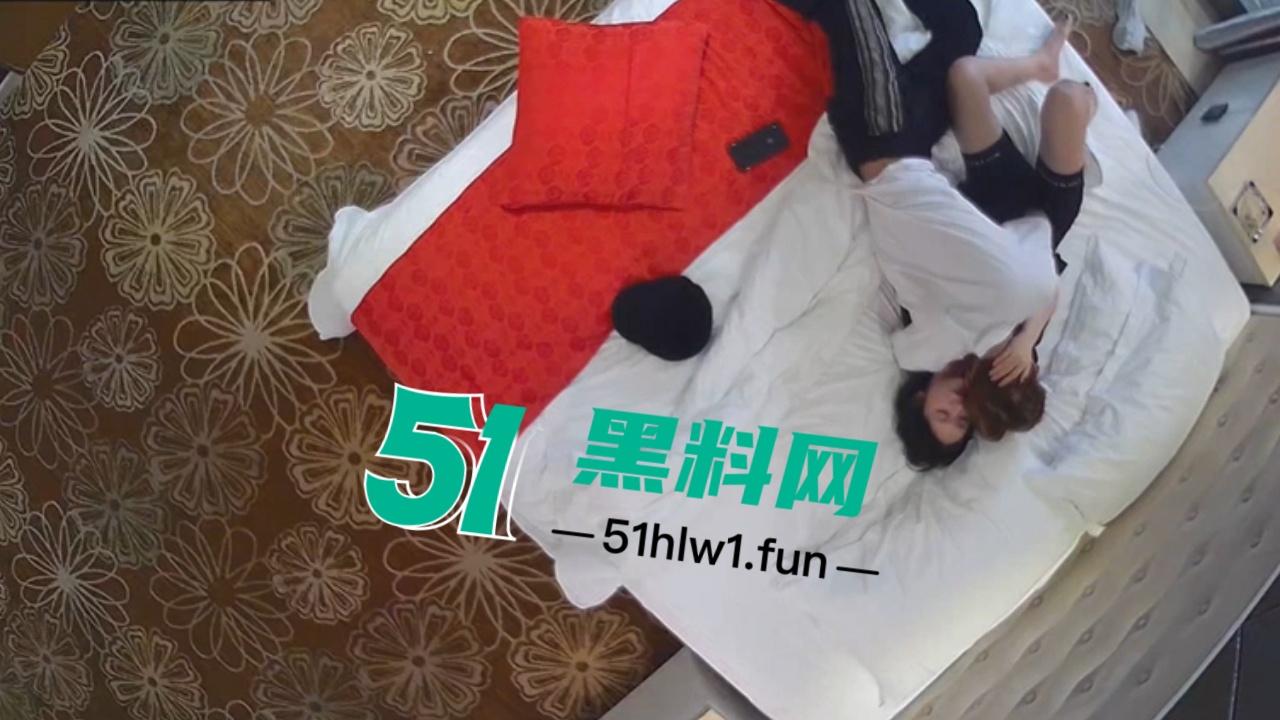 快手千万网红【李璐璐】被前男友偷拍裸照和大尺度视频最终被全网曝光！-7