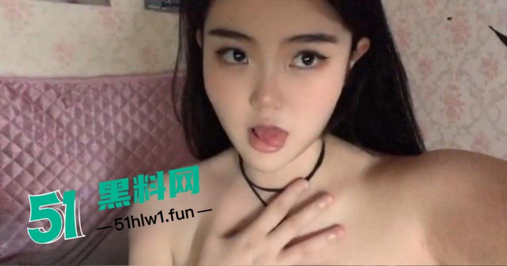 济南职业学院【唐芷瑶】玩反差六的批爆，表面清纯背地骚，制服口爆内射花活全开，最后玩够还找老实人续命？-4