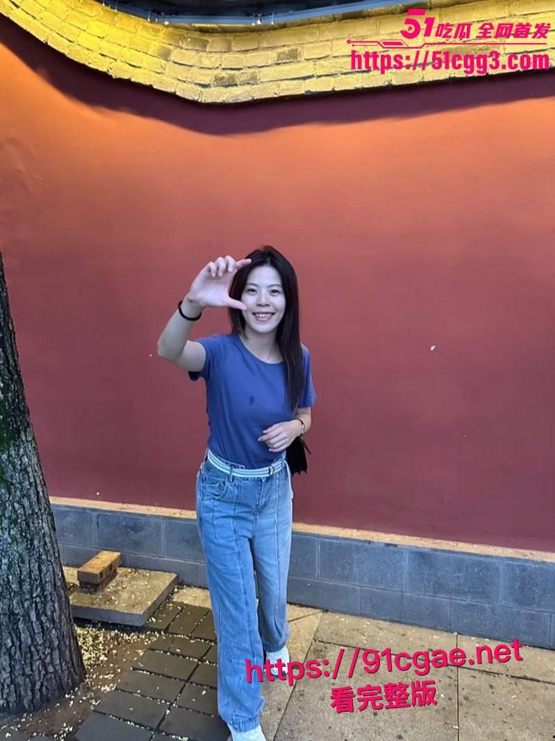 银行柜员胡洁出轨被老公抓包 与领导酒店激战视频曝光 口交后入骑乘浪叫 骚贱母狗全网社死！-3