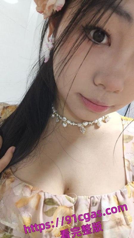 江苏第二师范学院的母狗 万茜 在QQ小程序找人约炮-1