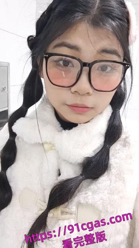 江苏第二师范学院的母狗 万茜 在QQ小程序找人约炮-11