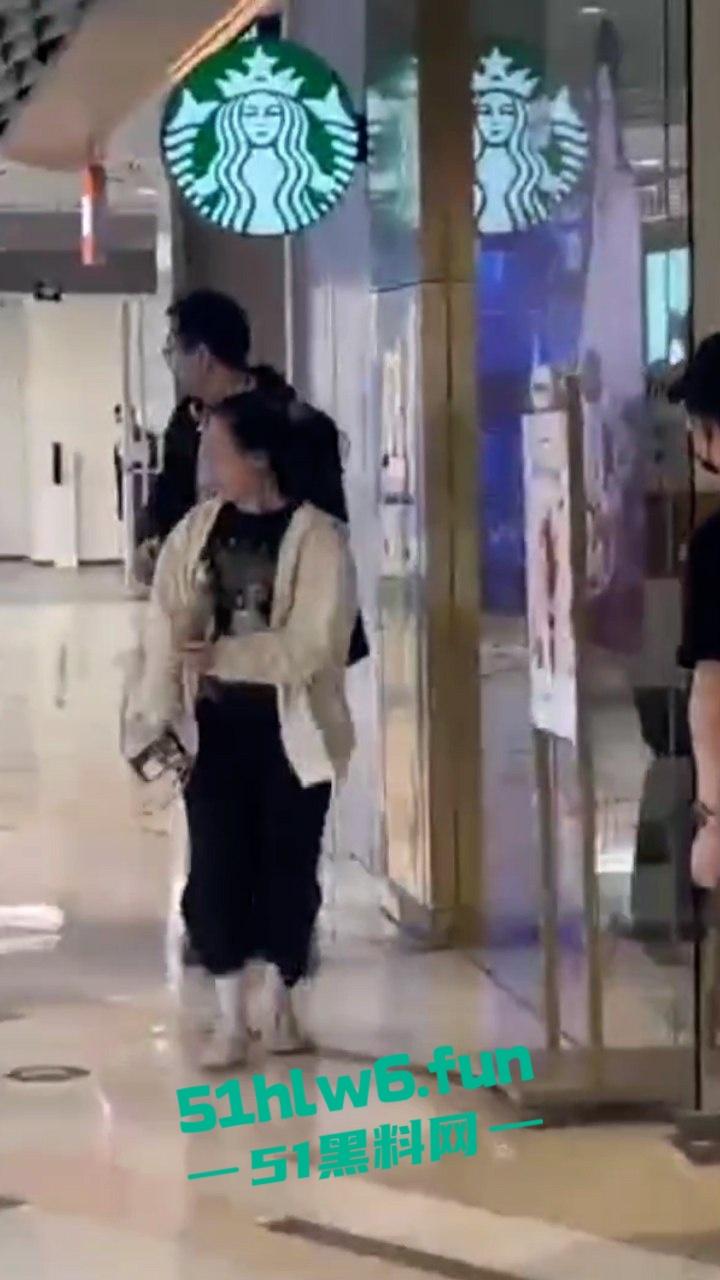 北京丰台区【牛逼哥】光天化日抢劫周大福，明目张胆自己送进去吃牢饭 这下有编制工作了！-7