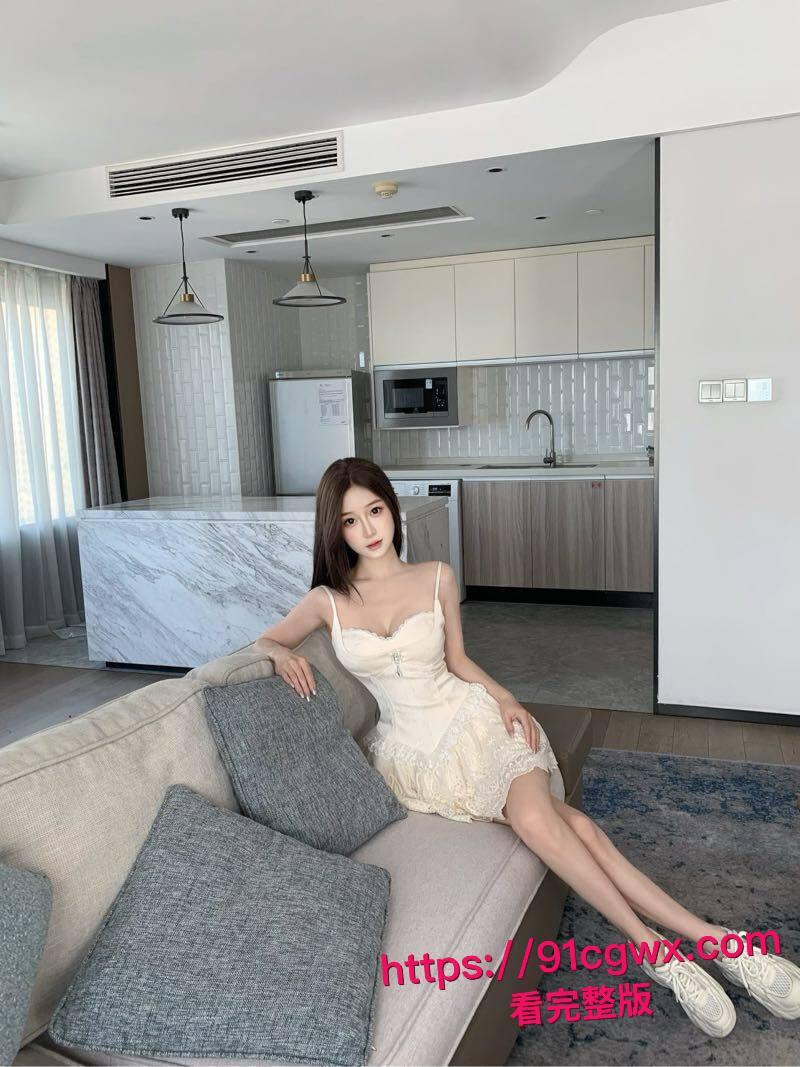 校园女神黑料大曝光！学生妹巨乳翘臀无表情硬扛男友后入猛攻，假鸡巴双插高潮喷水，姐妹花共享男友肉棒太劲爆！-3