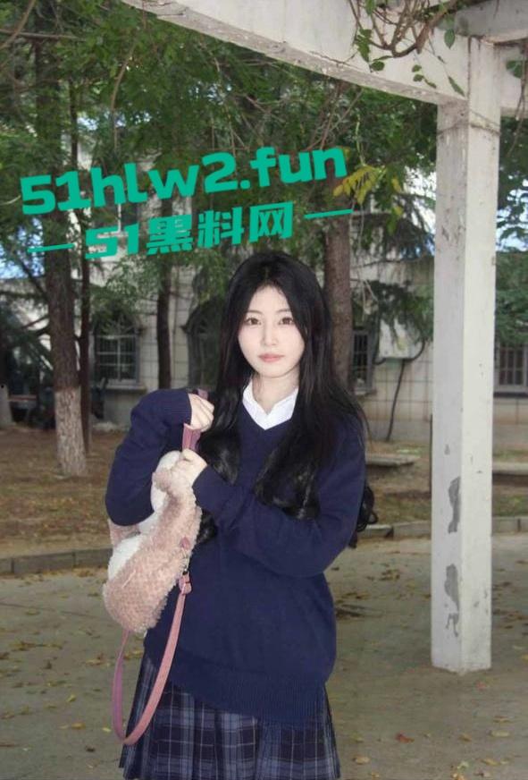 河南极品反差学生【李鑫楠】遭到前男友报复曝光录屏视频和性爱的私密视频清纯可爱形象瞬间崩塌。-9