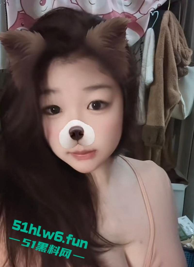 童颜巨乳遭人恨，河南商丘职业技术学院【刘鑫雨】私下自慰被室友发现曝光。-8