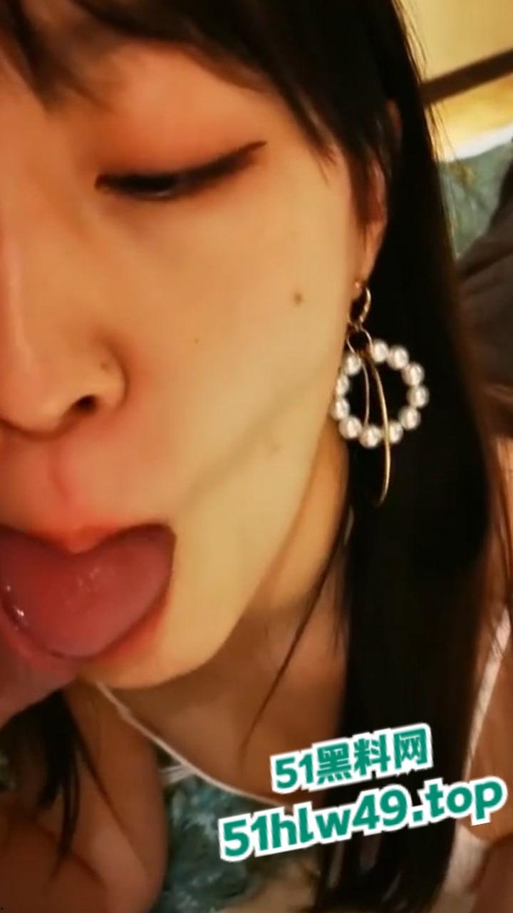 富豪瓜友投稿，杭州附近人撩骚的主播性感骚逼【刘美君】奶大腿长三点粉嫩太诱人了！-9