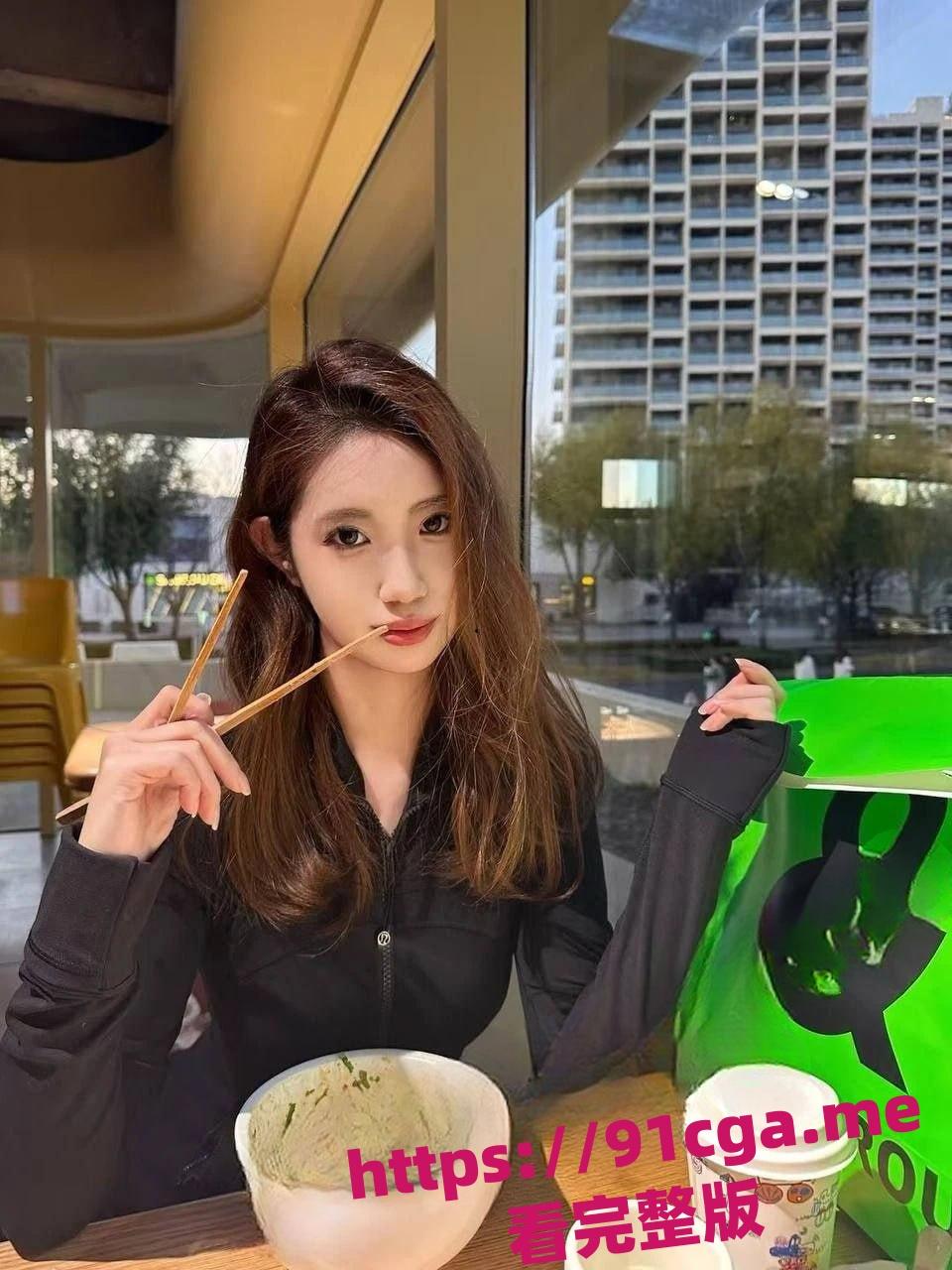 高颜值极品名媛：高冷女神私下变性奴，富豪随意内射小穴被灌满-5