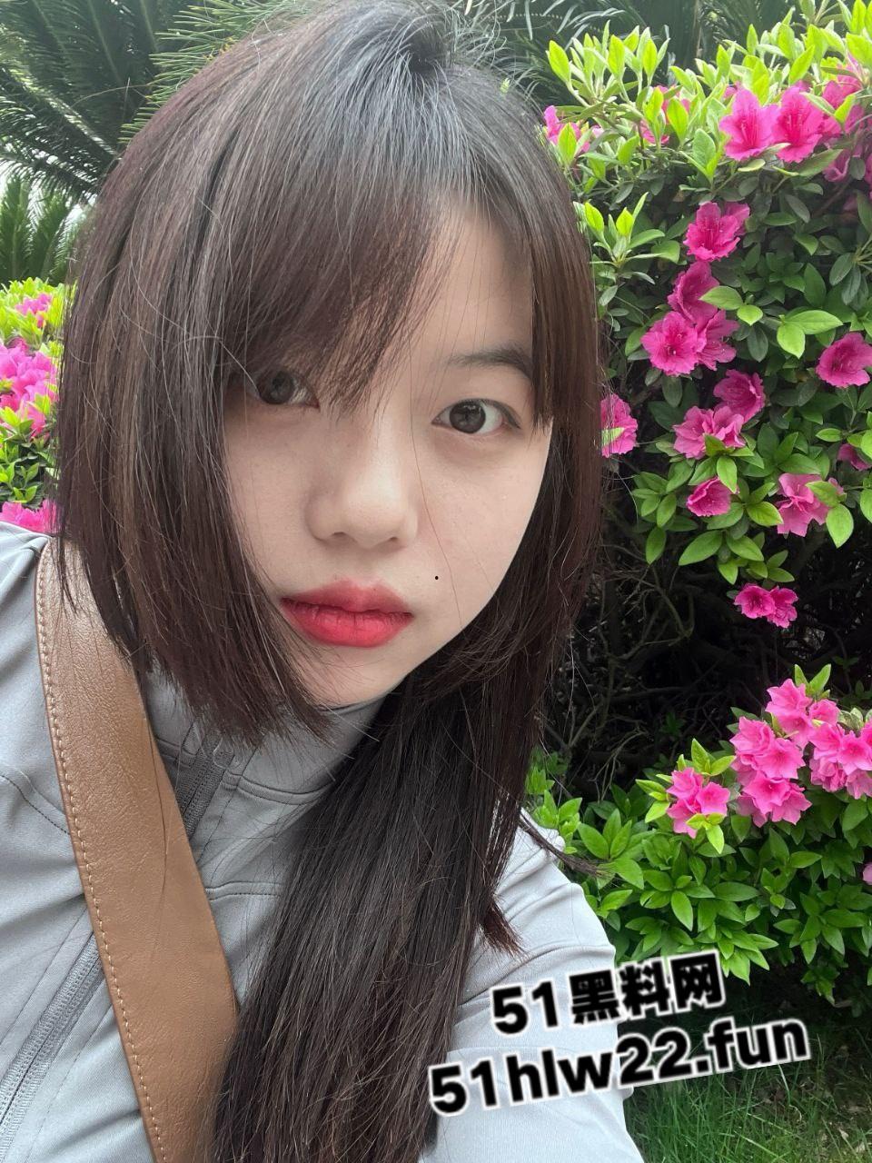 贵州黔西骚妇【曾琪涵】颜值清纯性感母狗，装未婚少女网上约炮还下海做妓女被老公发现后将其曝光。-2