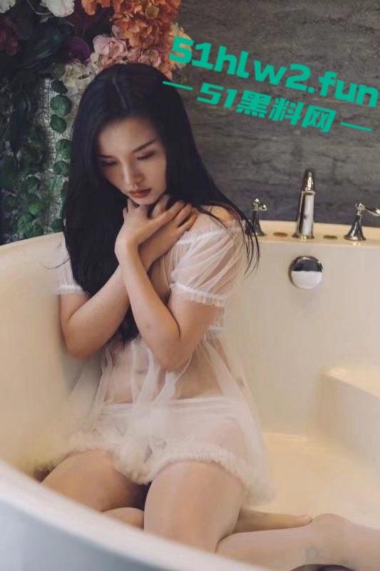 淫妇老公刚出门就偷吃，骚逼夹得情夫爽翻天，口活玩到直射，湿漉漉的穴简直榨精神器！-5